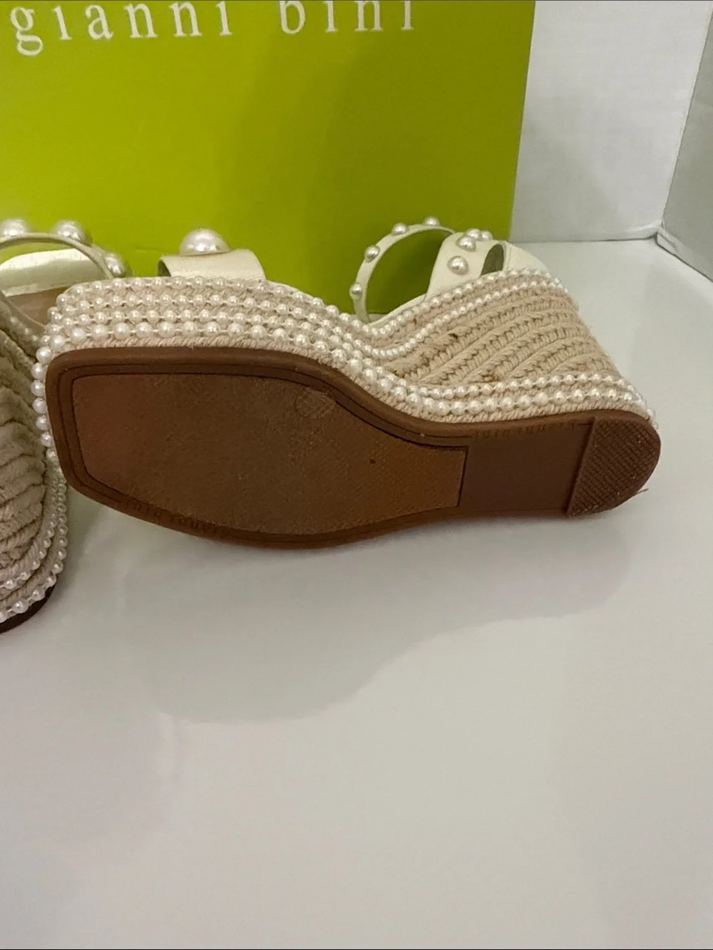 Gianni Bini 6.5 Sierah Eggshell Pearl-Embellished Wedge Sandals